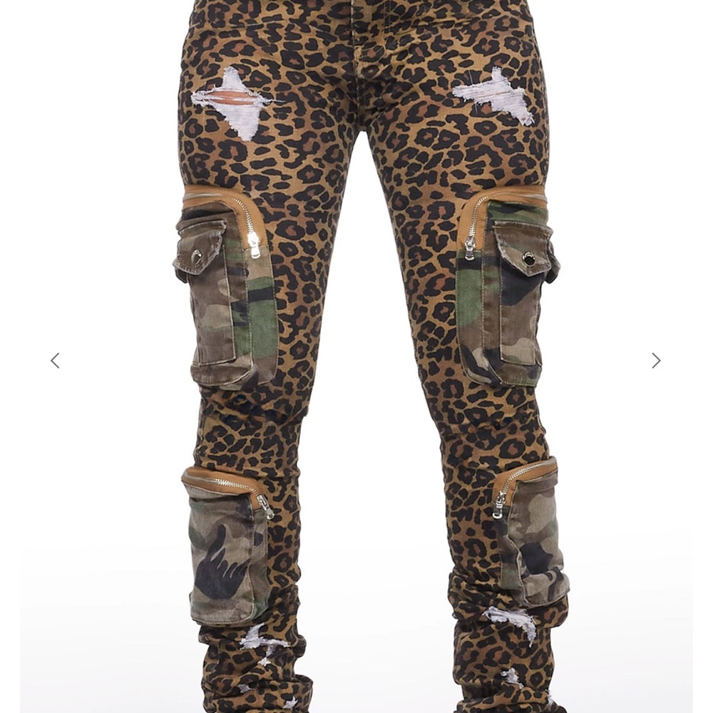 ALISSON CHEETAH CARGO SUPER STACKED JEAN